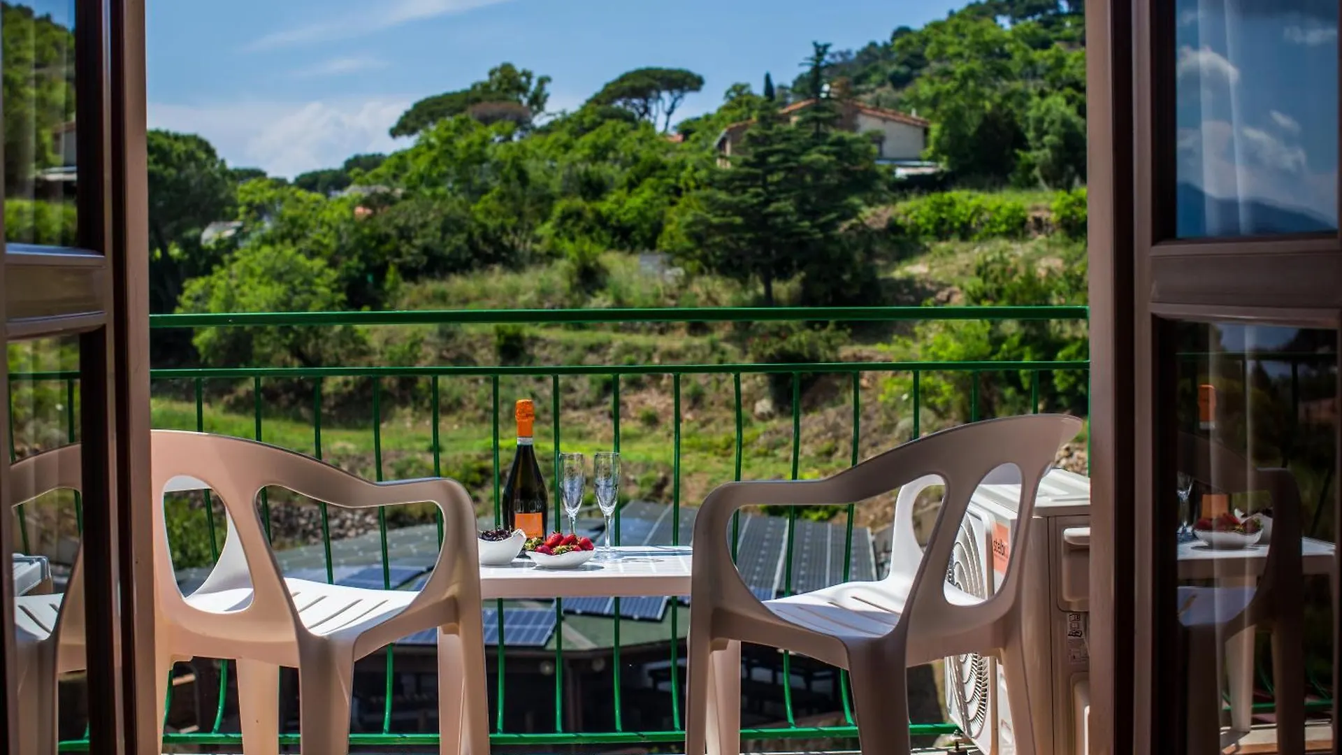Hotel La Feluca Портоферрайо
