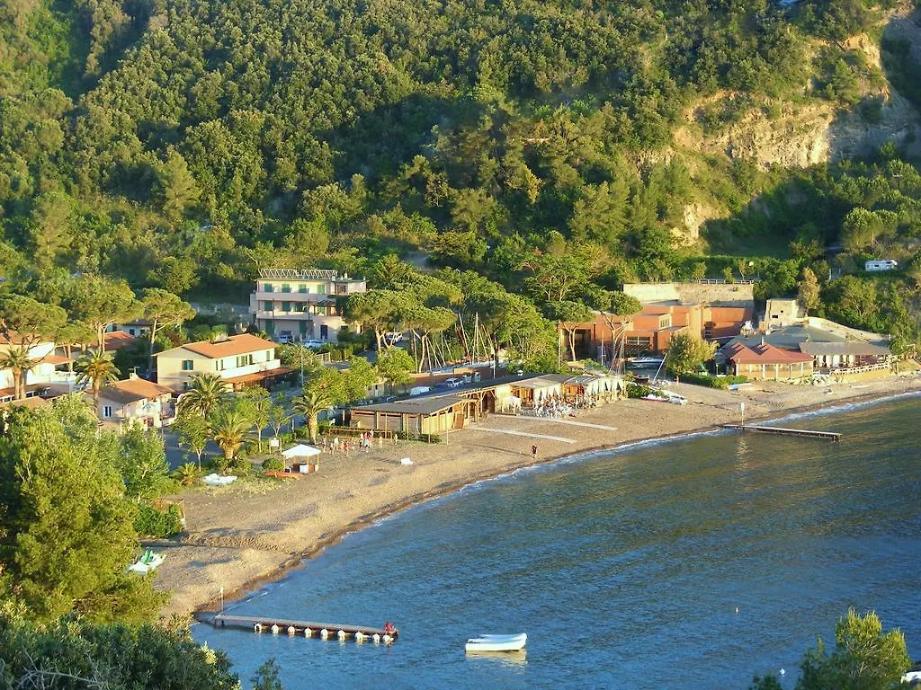 Hotel La Feluca Портоферрайо