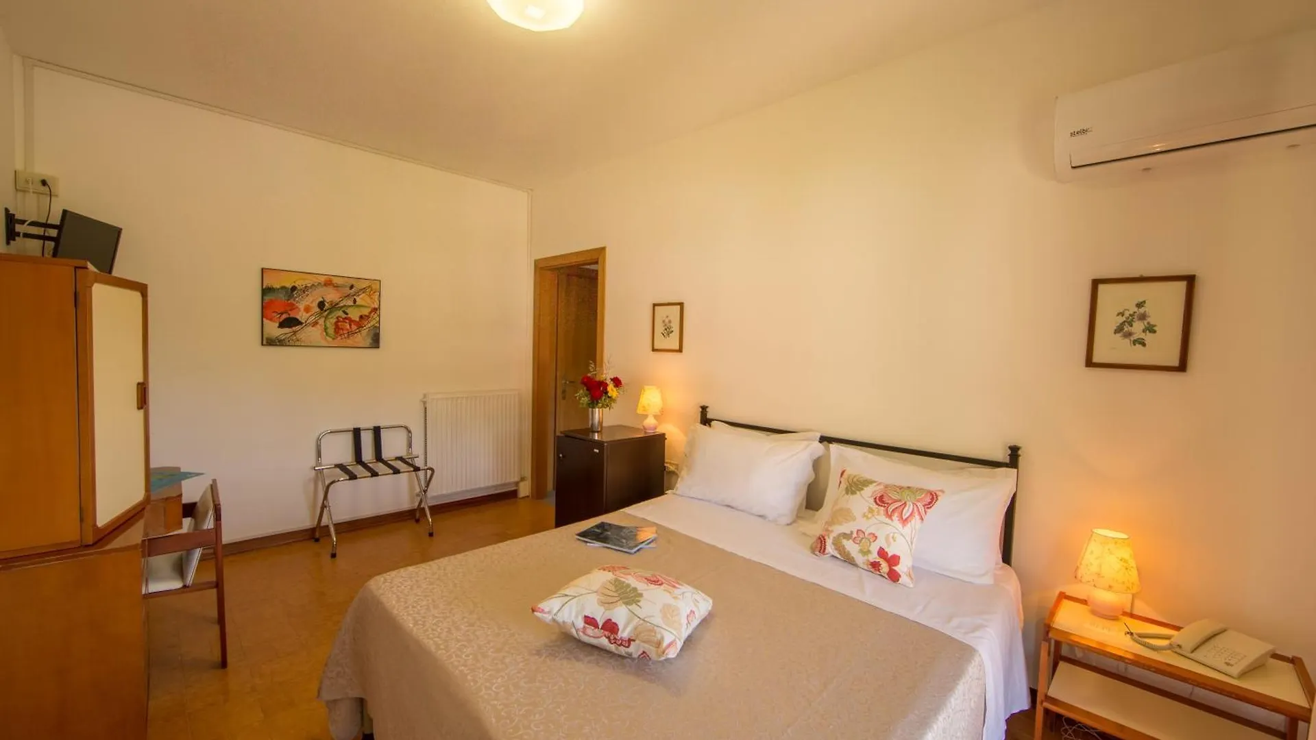 **  Hotel La Feluca Portoferraio Italy